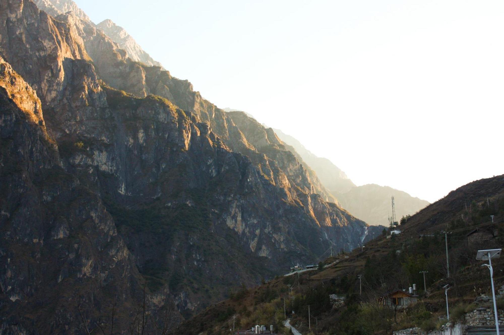 Tiger Leaping Gorge Sean'S Spring Guesthouse Shangri-La Exterior foto