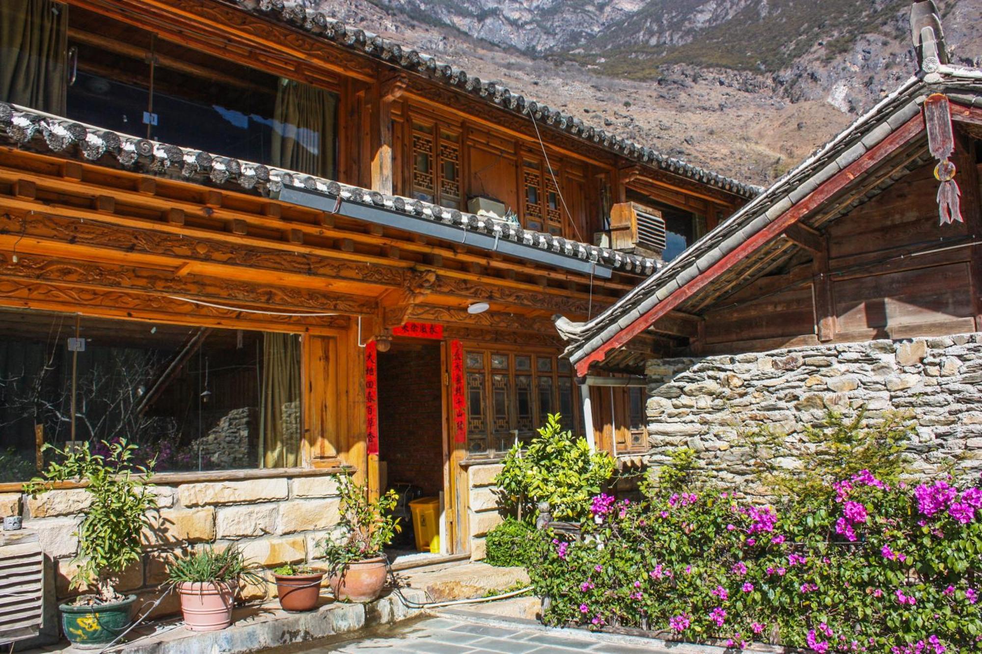 Tiger Leaping Gorge Sean'S Spring Guesthouse Shangri-La Exterior foto